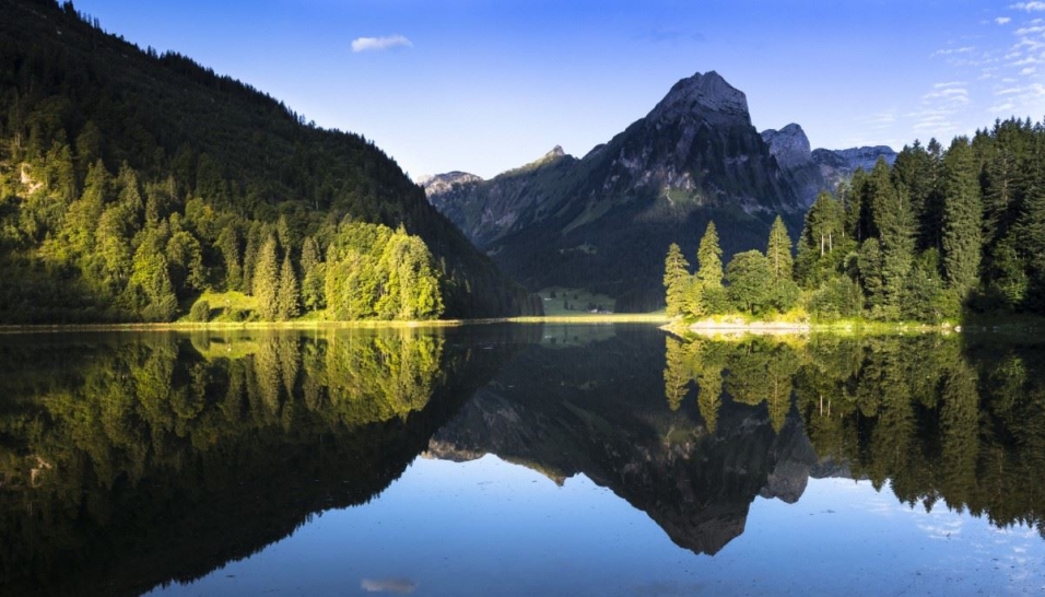 Obersee mit Brünnelistock, CH